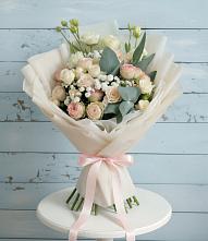 Букет цветов из:  Розы и Лизиантусы #REPLACE_PRED# Свободный