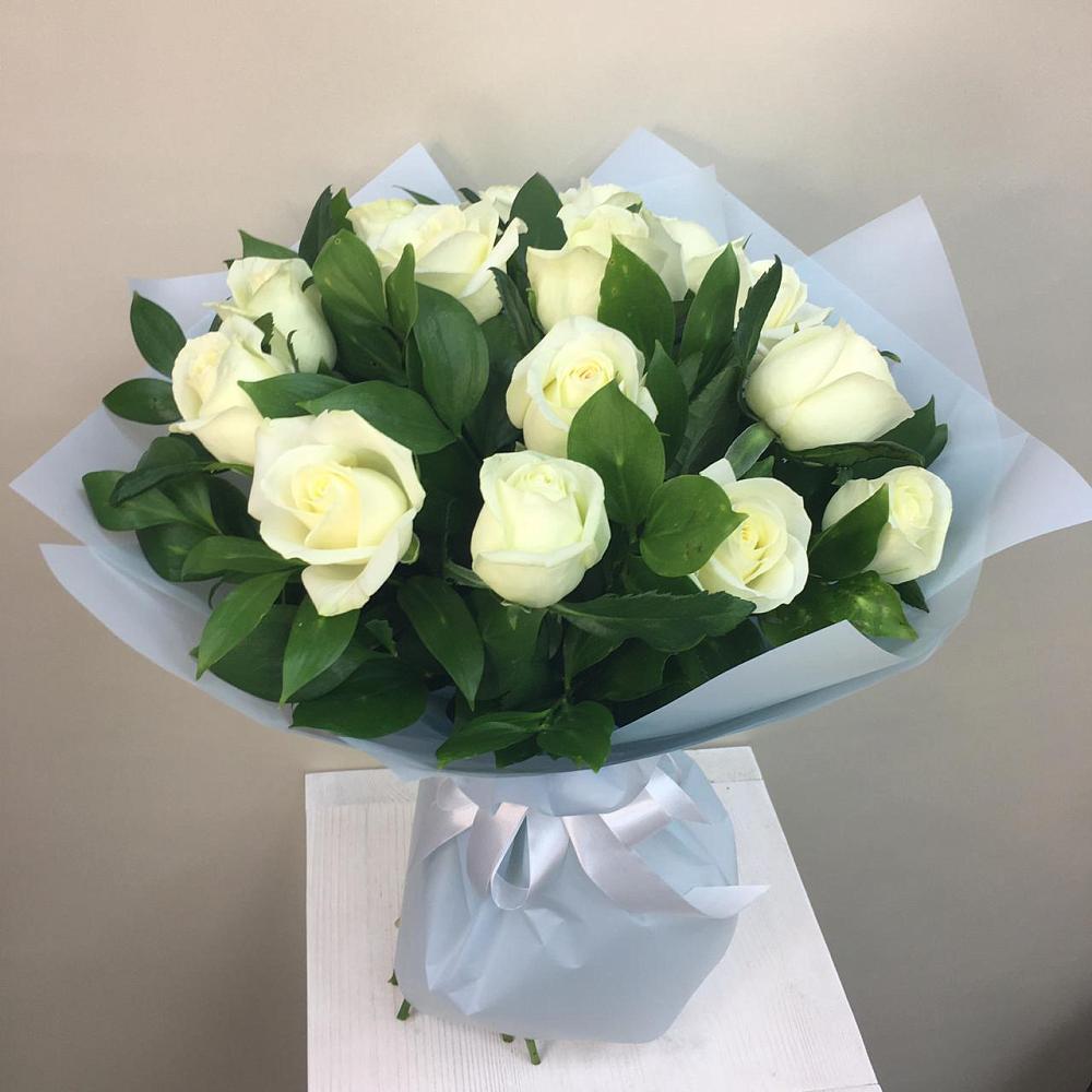 Букет 15 Белых роз Проуд в Свободный