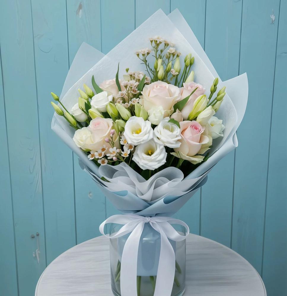 Букет цветов из: Розы и Лизиантусы в Свободный