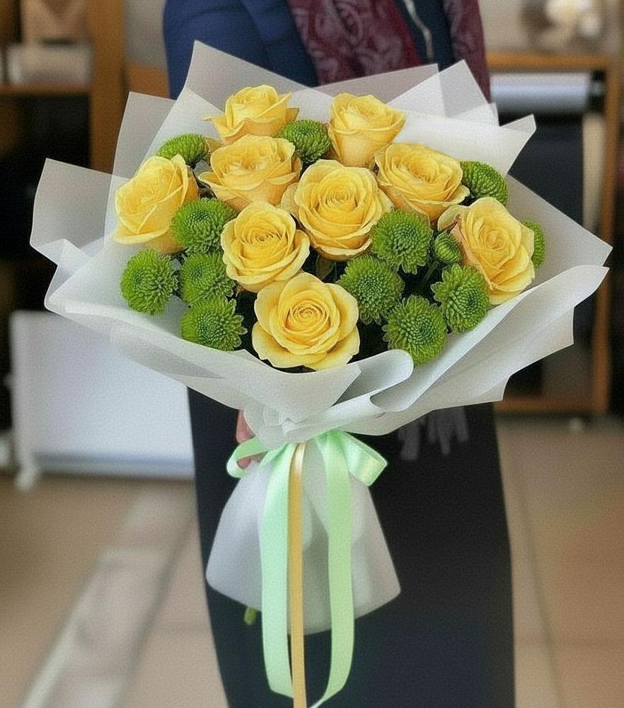 Букет цветов из: Хризантемы и Розы в Свободный