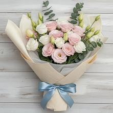 Букет цветов из:  Лизиантусы #REPLACE_PRED# Свободный