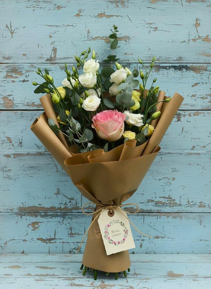 Букет цветов из: Розы и Лизиантусы в Свободный