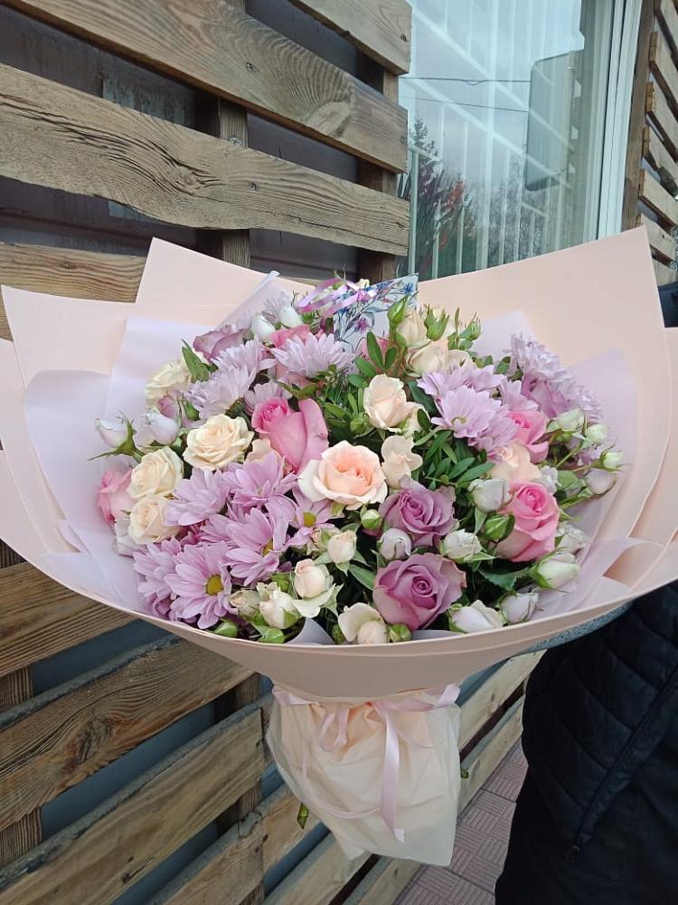 Букет цветов из: Розы и Хризантемы в Свободный