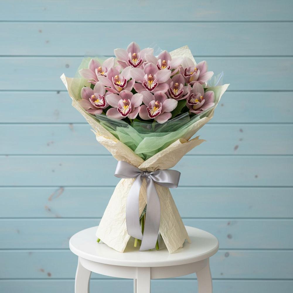 Букет цветов из: Орхидеи и Розы в Свободный