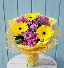Букет цветов из:  Хризантемы и Герберы в Свободный