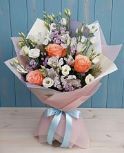 Букет цветов из:  Лизиантусы, Розы, Альстромерии и Гипсофила #REPLACE_PRED# Свободный