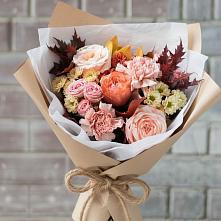 Букет цветов из:  Гвоздики, Хризантемы и Розы в Свободный