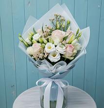 Букет цветов из:  Розы и Лизиантусы #REPLACE_PRED# Свободный