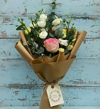 Букет цветов из:  Розы и Лизиантусы в Свободный