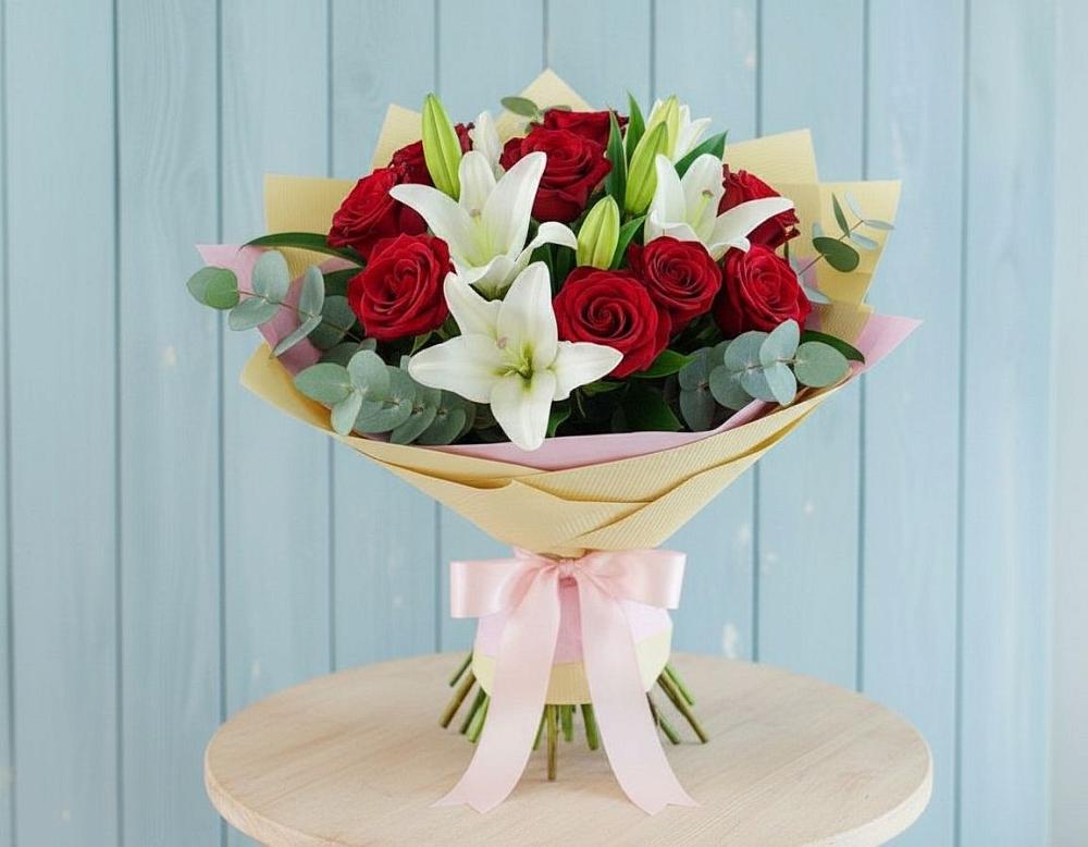Букет цветов из: Лилии и Розы в Свободный